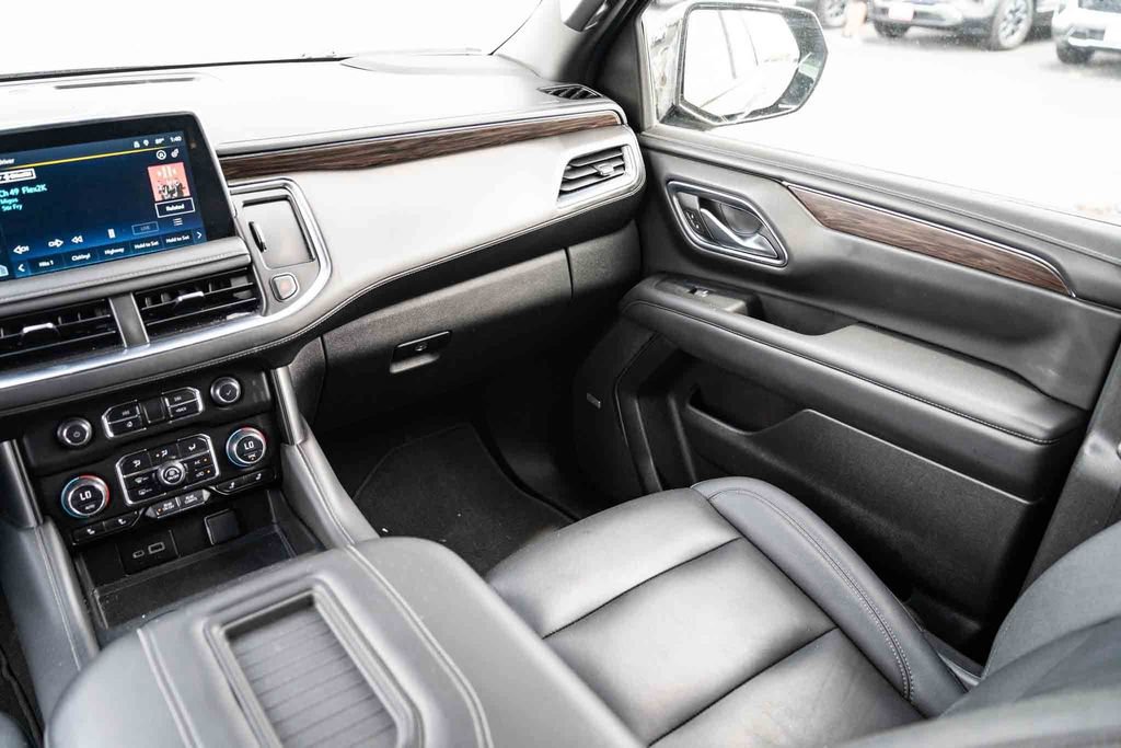 Used 2023 Chevrolet Tahoe Z71 w/ Luxury Package AWD/4WD image 26