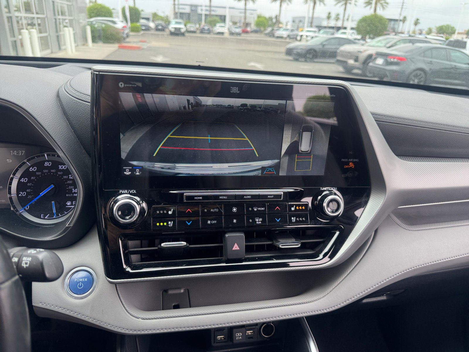 Used 2021 Toyota Highlander Platinum image 29