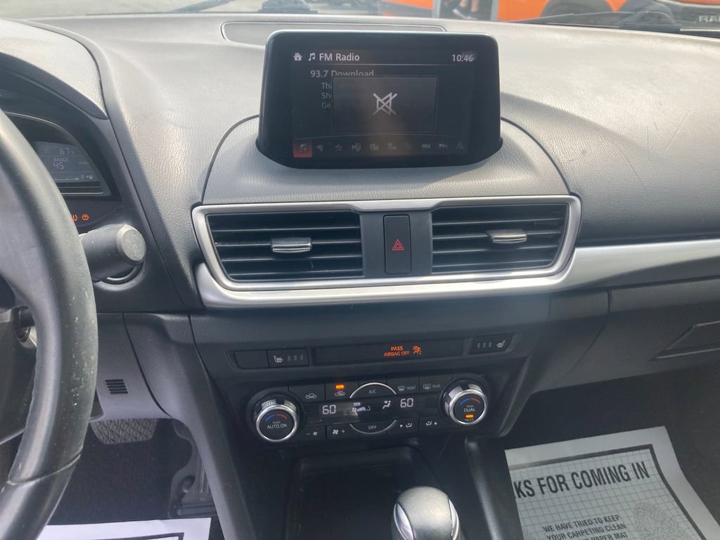 Used 2018 MAZDA MAZDA3 Touring image 23