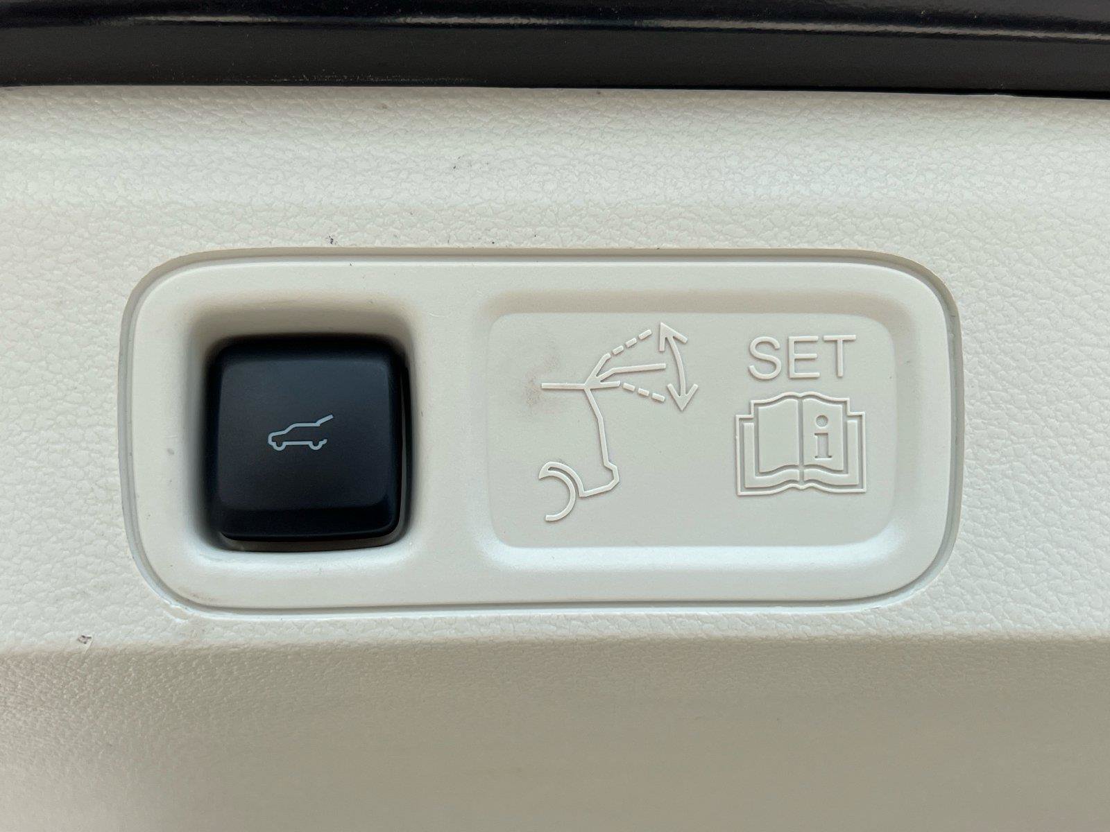 Used 2024 Lincoln Navigator Black Label AWD/4WD image 19