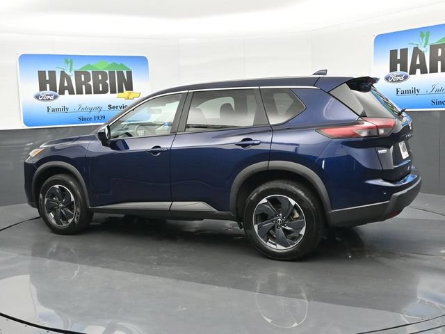 Used 2024 Nissan Rogue SV AWD/4WD image 3