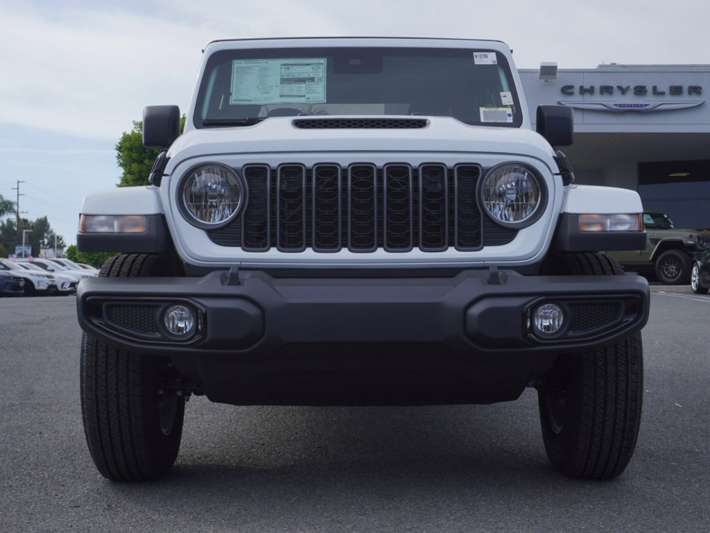 New 2025 Jeep Gladiator Sport S image 10