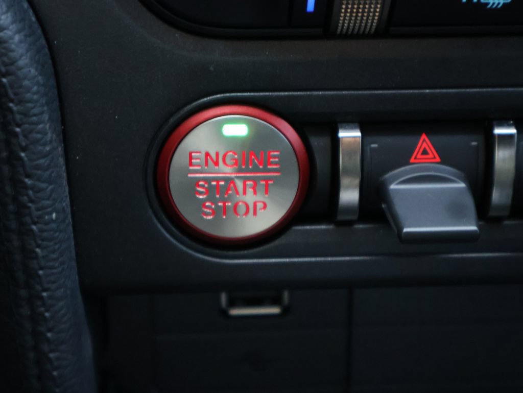 Used 2022 Ford Mustang Shelby GT500 w/ Technology Package RWD image 33