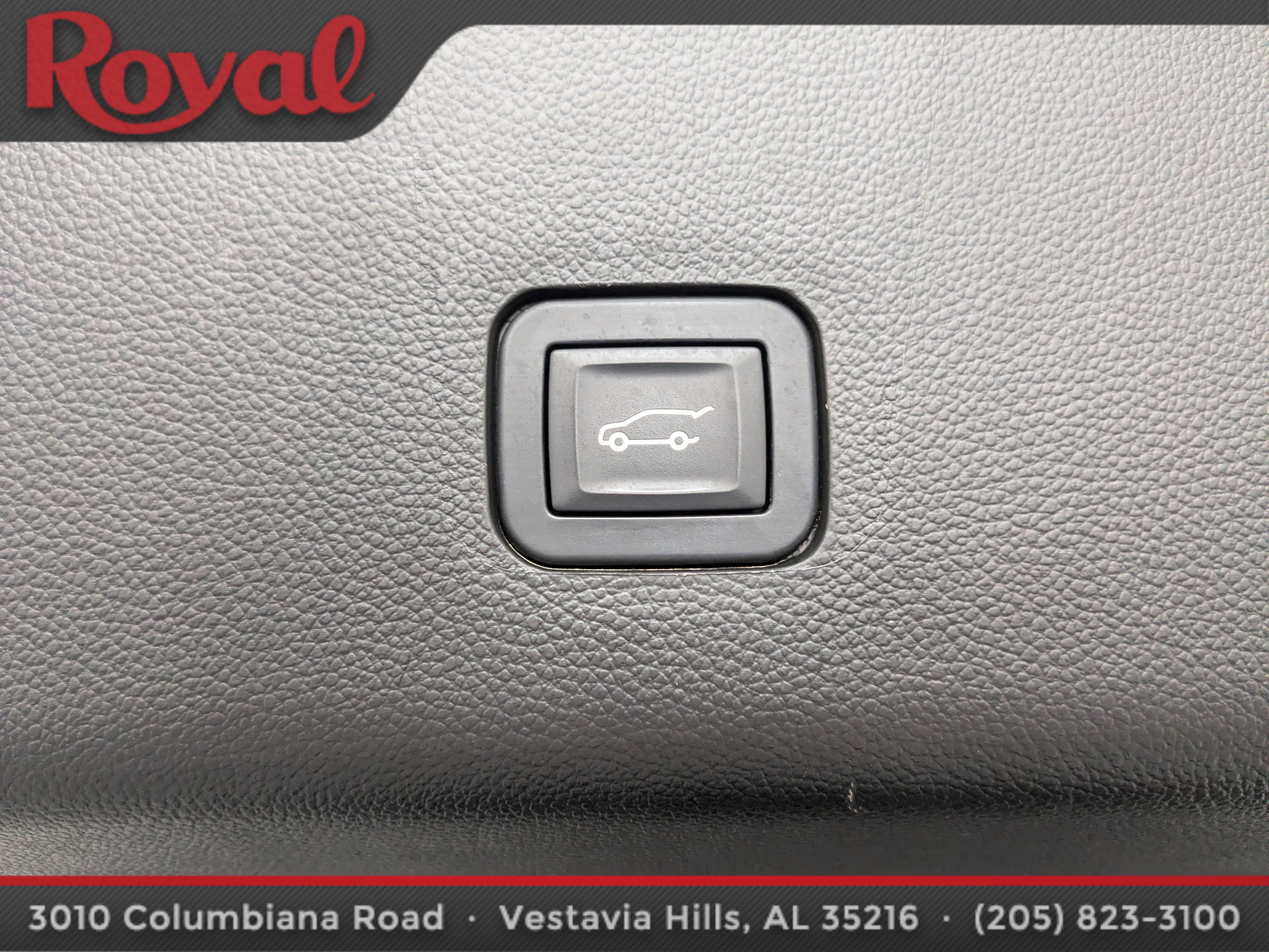 Used 2020 Chevrolet Traverse LT w/ LT Premium Package image 14