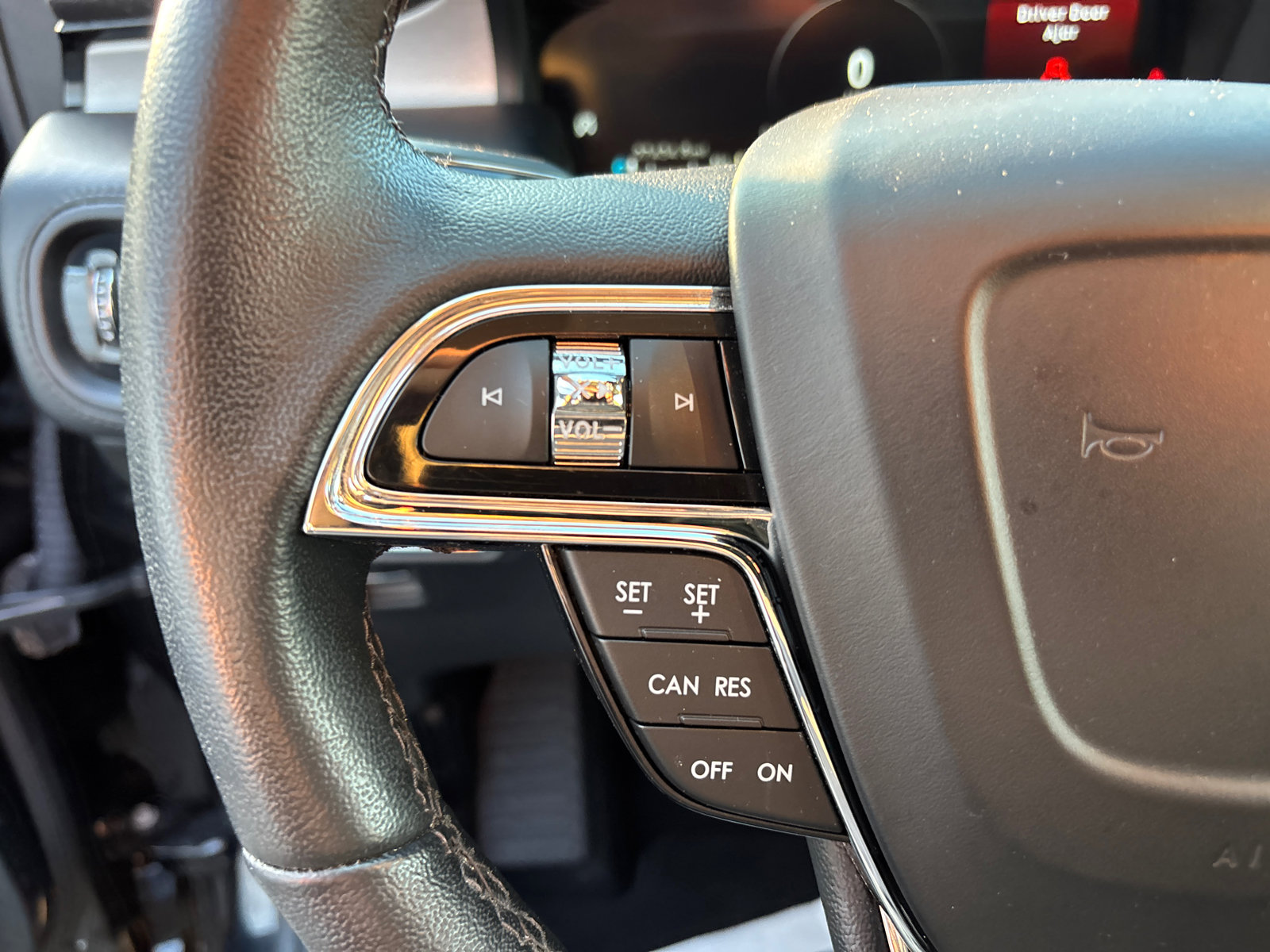 Used 2023 Lincoln Nautilus FWD image 17