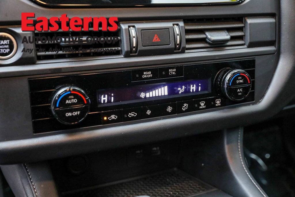 Used 2024 Nissan Pathfinder S image 20