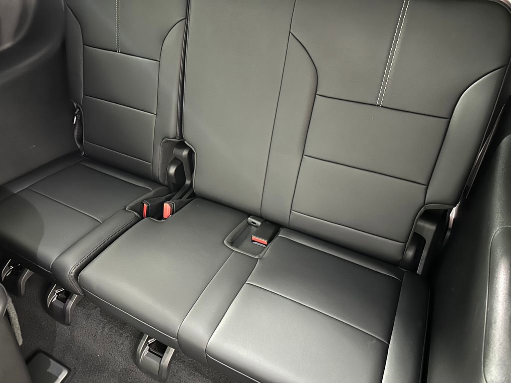 Used 2025 GMC Acadia Elevation w/ Elevation Premium Package image 31