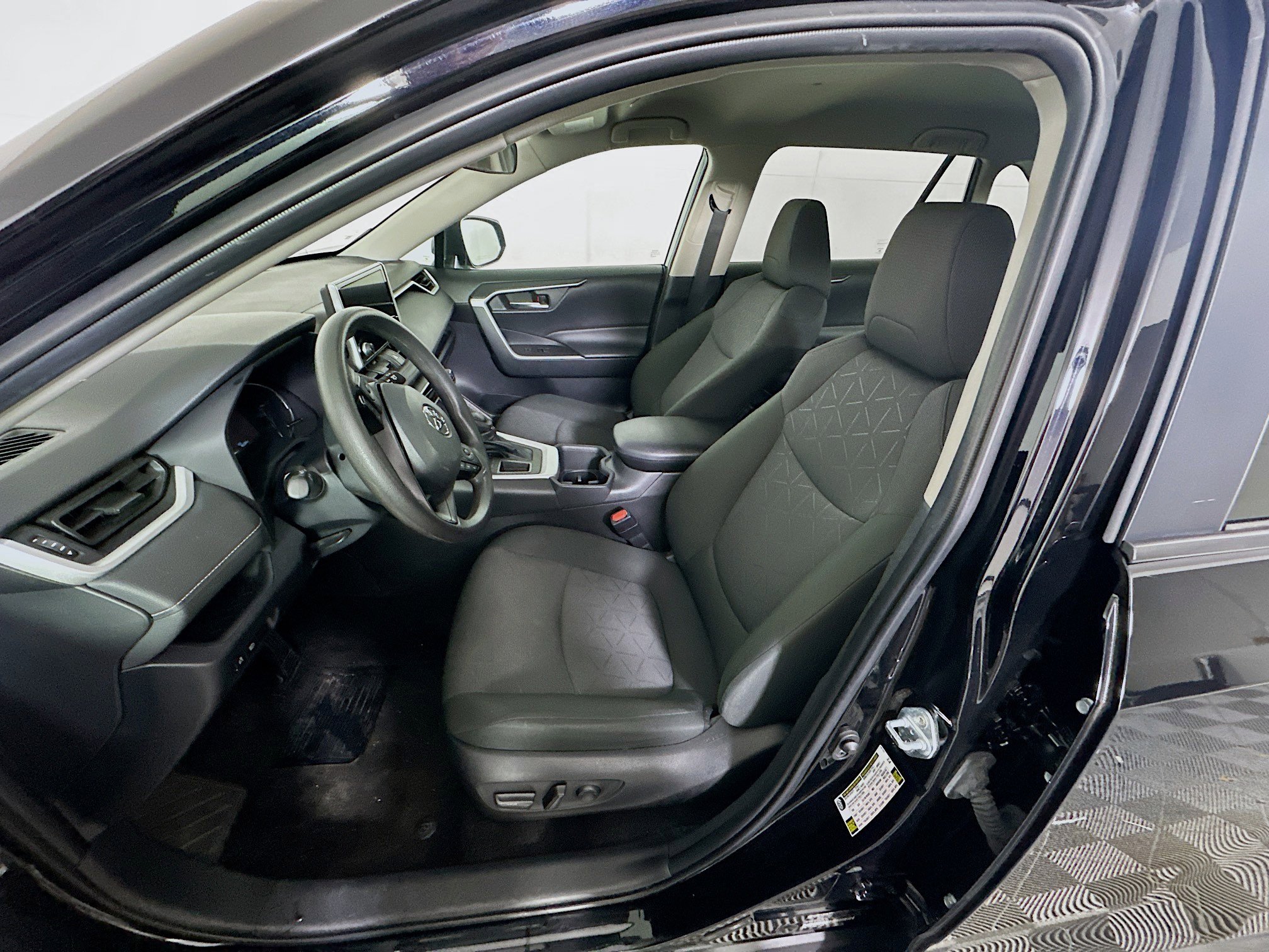 Used 2024 Toyota RAV4 XLE image 13