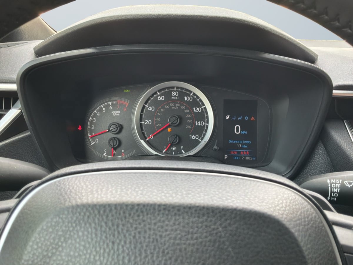 Used 2022 Toyota Corolla SE w/ SE Premium Package FWD image 12