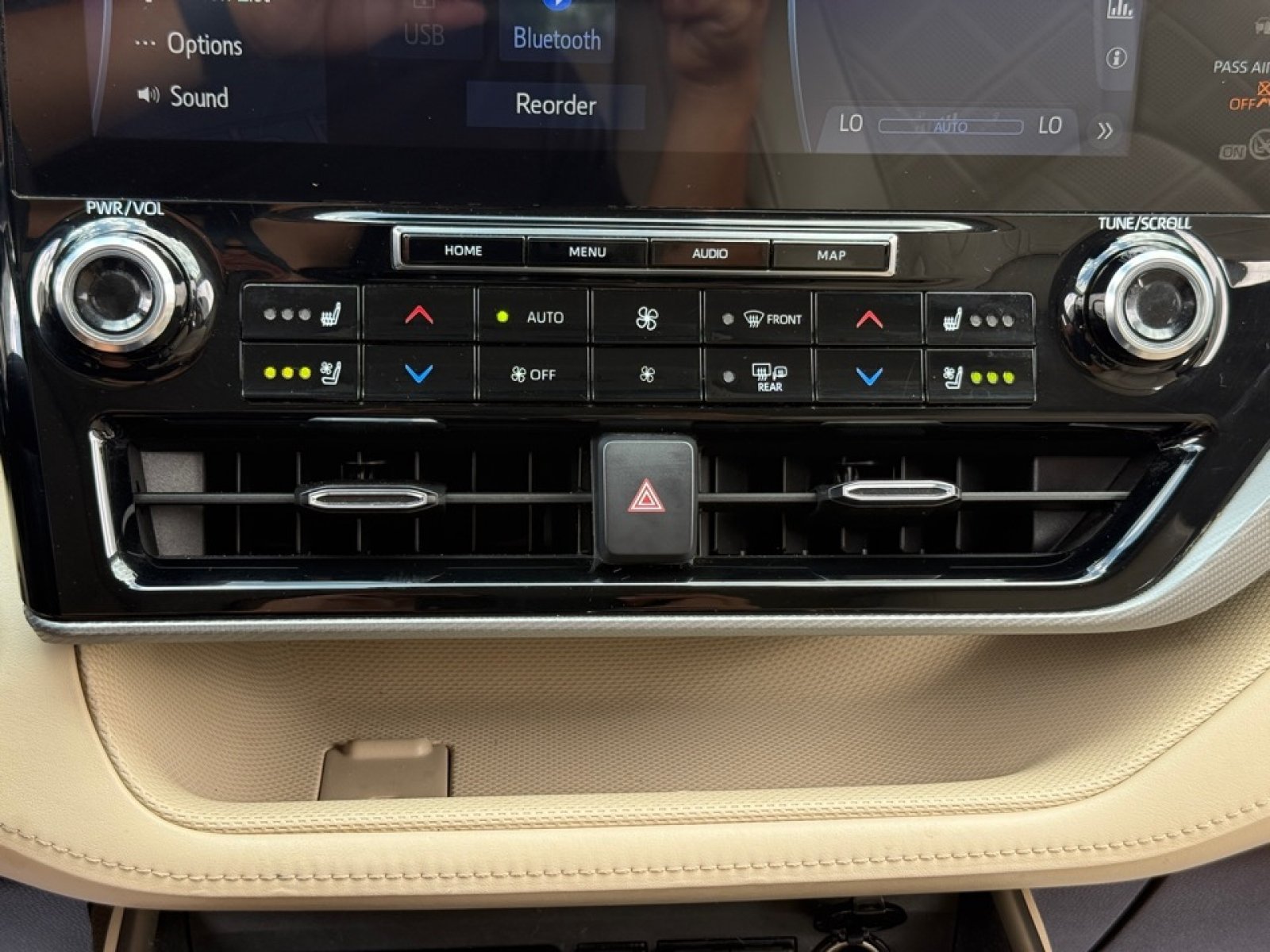 Used 2021 Toyota Highlander Limited AWD/4WD image 17
