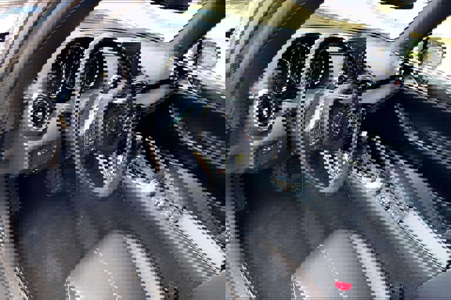 Used 2021 MAZDA MX-5 Miata RF Grand Touring image 16