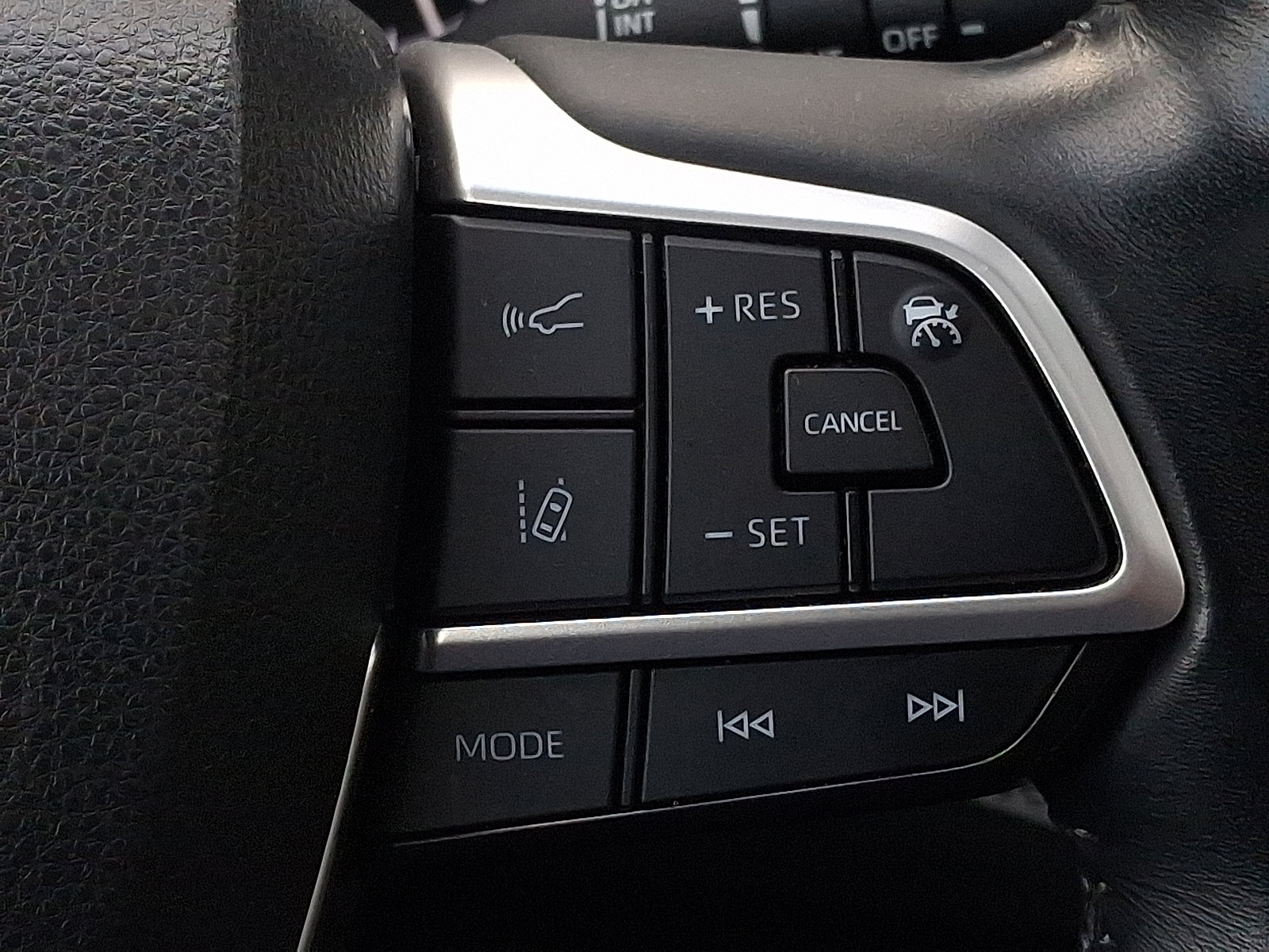 Used 2022 Toyota Highlander XLE image 23