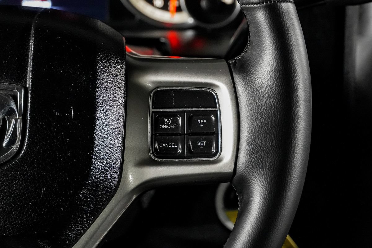 Used 2014 RAM 3500 Laramie w/ Convenience Group AWD/4WD image 18
