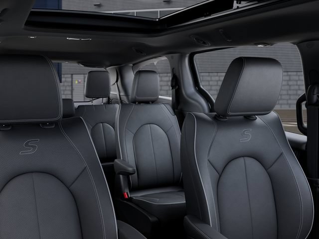 New 2027 Chrysler Pacifica Limited FWD image 26
