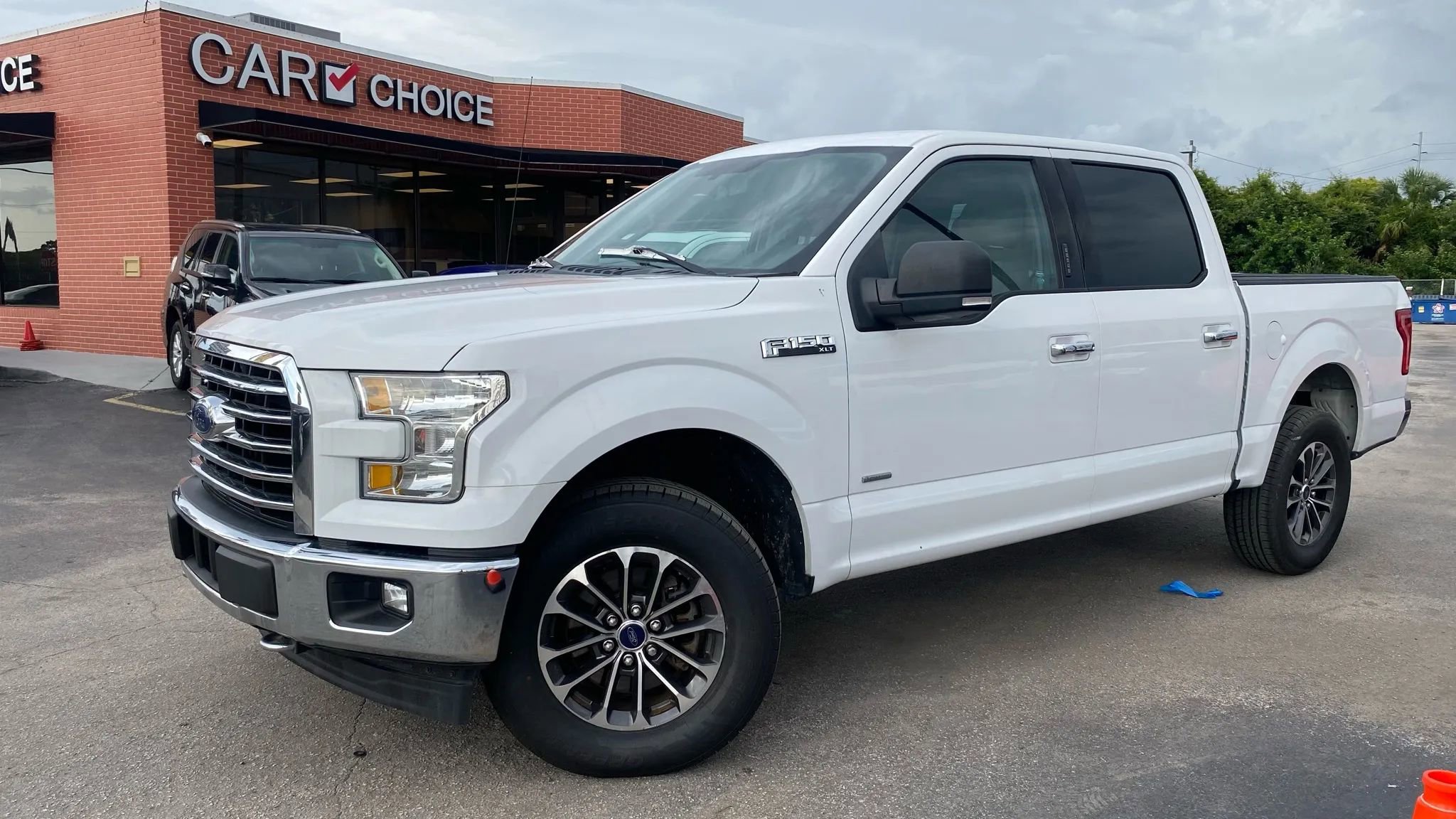 Used 2017 Ford F150 XLT w/ Equipment Group 302A Luxury
