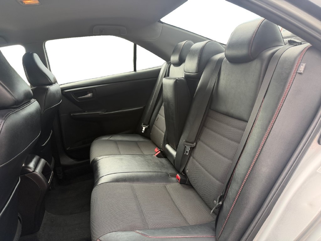 Used 2017 Toyota Camry SE FWD image 13