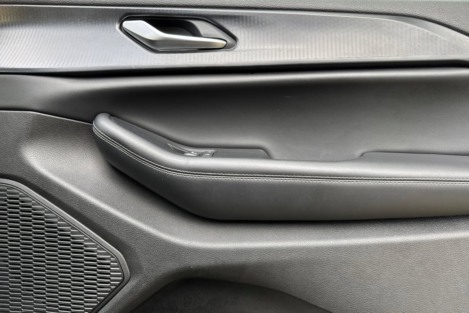 Used 2023 Jeep Grand Cherokee Laredo image 20