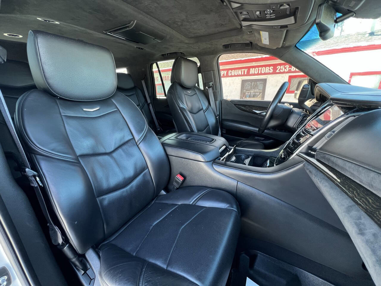 Used 2016 Cadillac Escalade Platinum image 43