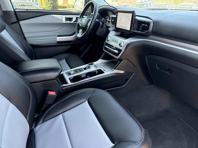 Used 2022 Ford Explorer XLT w/ Equipment Group 202A image 20