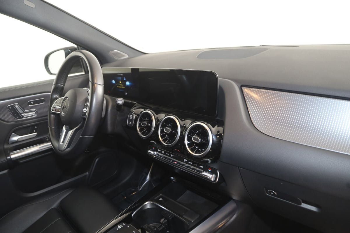 Used 2022 Mercedes-Benz GLA 250 4MATIC image 46