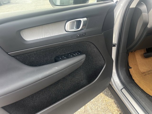 Certified 2023 Volvo XC40 B5 Plus w/ Protection Package Premier image 20