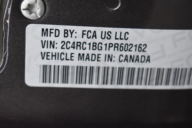 Used 2023 Chrysler Pacifica Touring-L image 37
