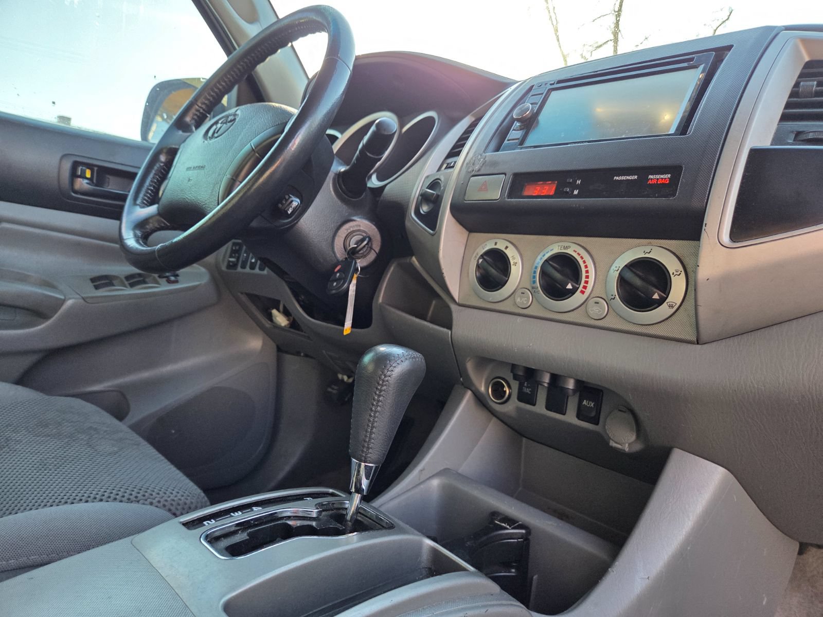 Used 2011 Toyota Tacoma 4x4 Double Cab w/ TRD Off-Road Pkg image 17