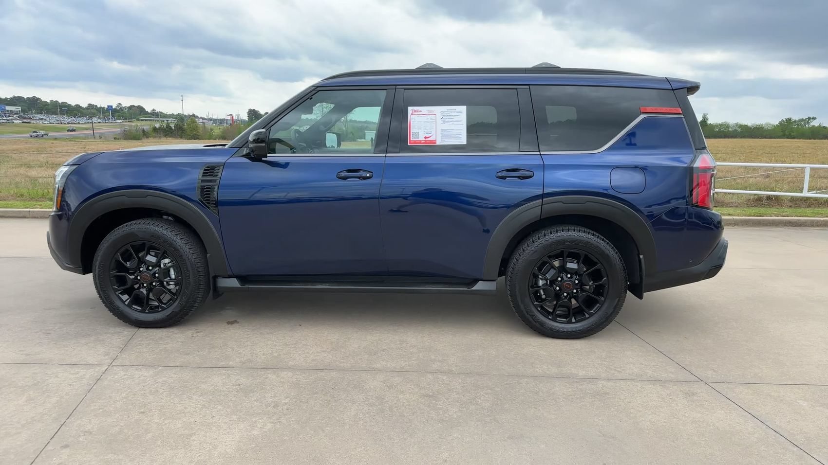 Used 2025 Nissan Armada PRO-4X AWD/4WD image 6