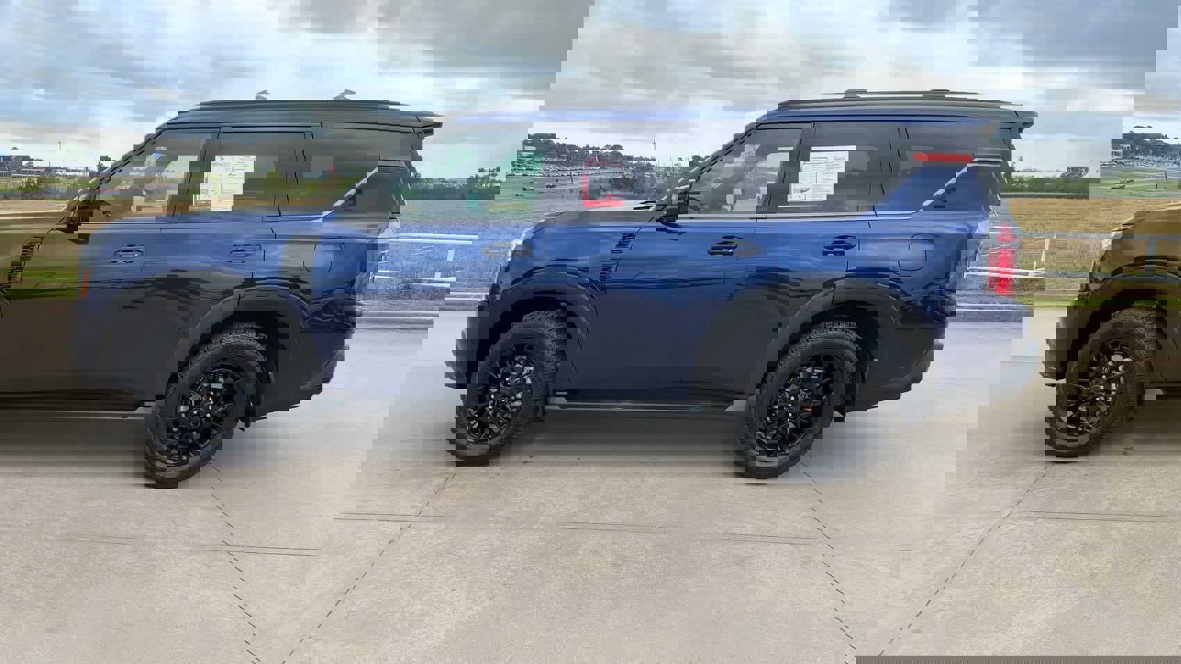 Used 2025 Nissan Armada PRO-4X image 6