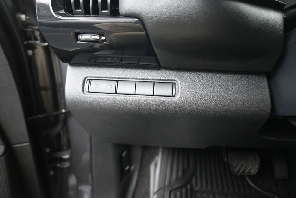 Used 2024 Nissan Pathfinder S AWD/4WD image 13