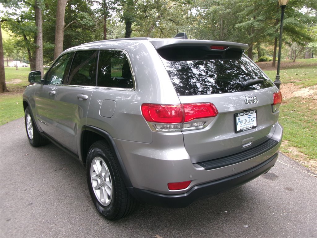 Used 2018 Jeep Grand Cherokee Laredo image 7