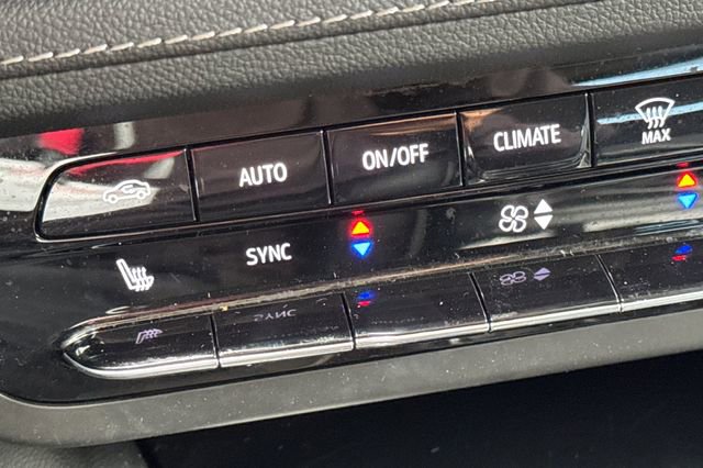 Used 2023 Buick Envision Essence AWD/4WD image 29