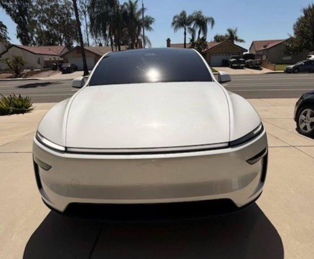 Used 2026 Tesla Model Y 2WD image 2