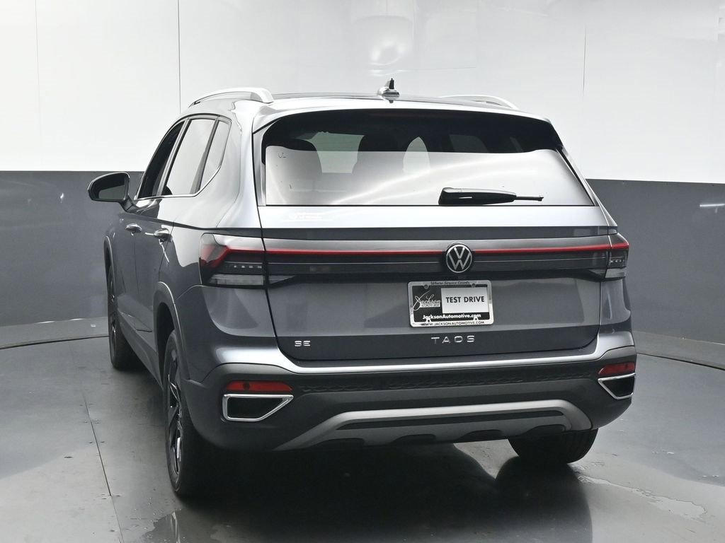 New 2025 Volkswagen Taos SE image 6