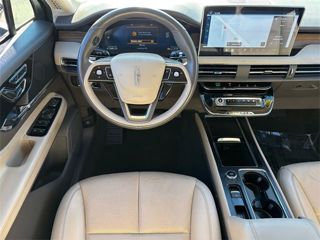 Used 2023 Lincoln Corsair Reserve w/ Jet Appearance Package image 8