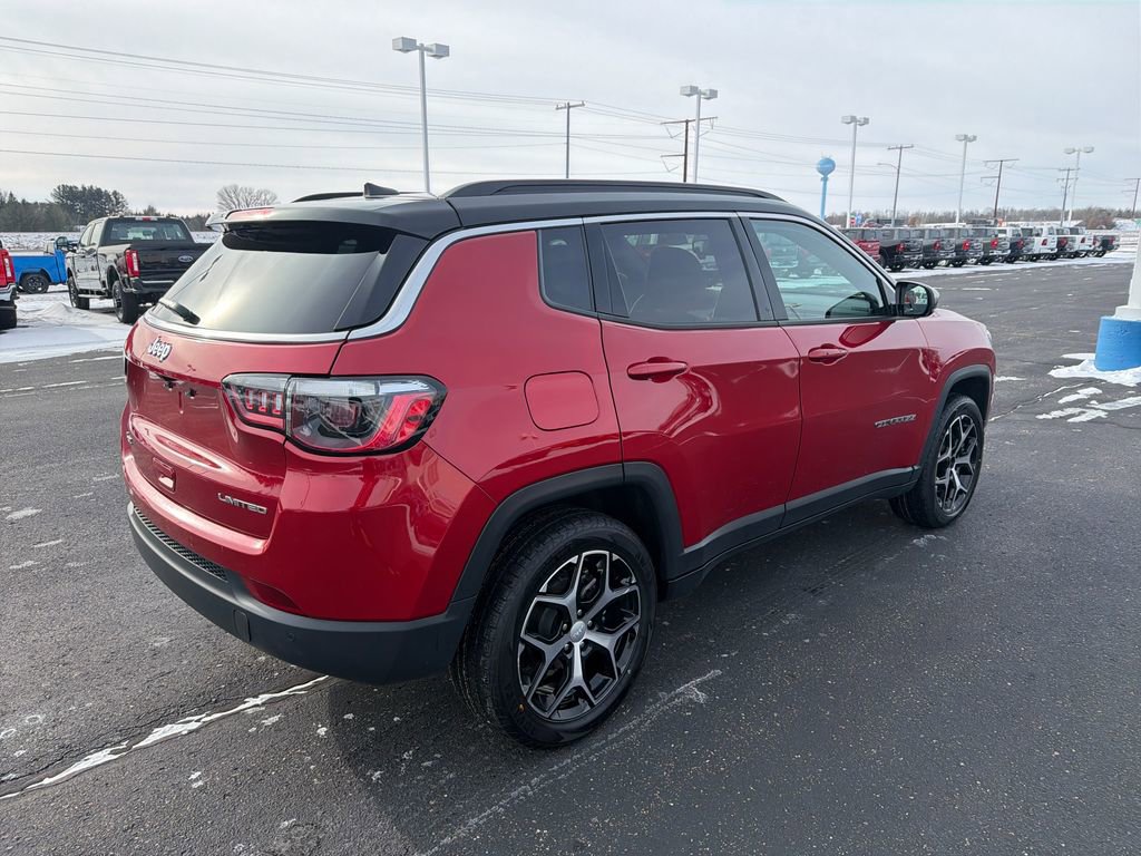 Used 2024 Jeep Compass Limited image 5