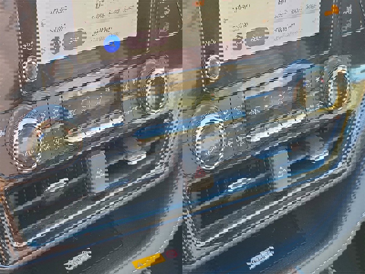 Used 2024 Toyota Highlander XSE image 28