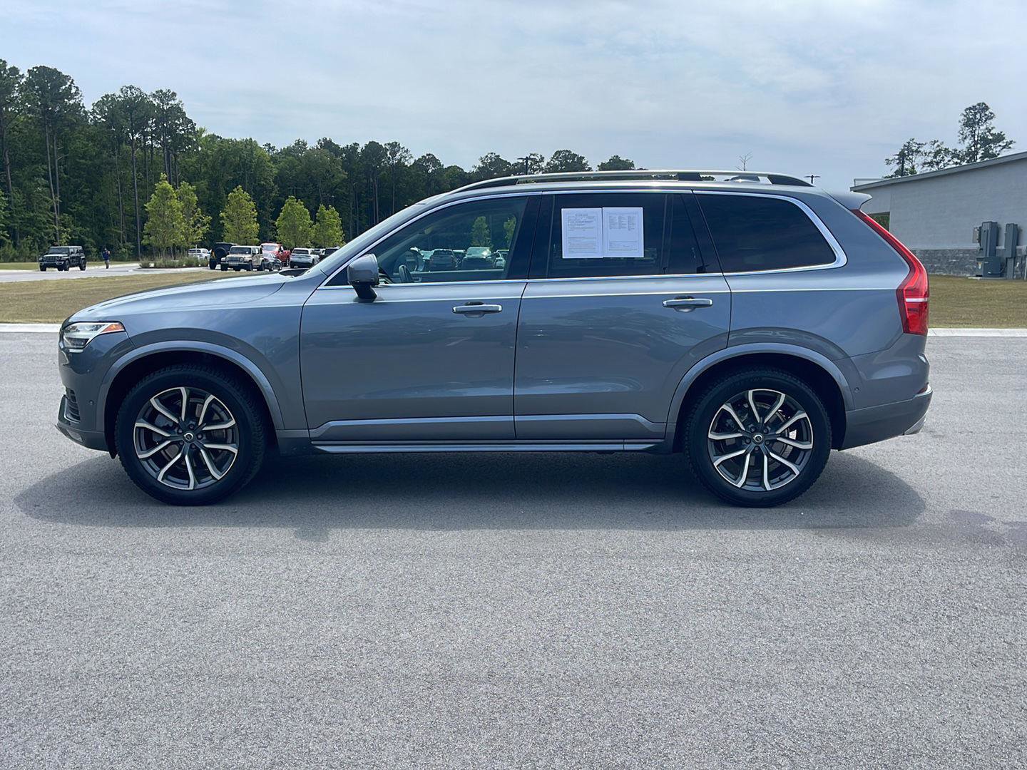 Used 2016 Volvo XC90 T6 Momentum w/ Momentum Plus Package AWD/4WD image 4