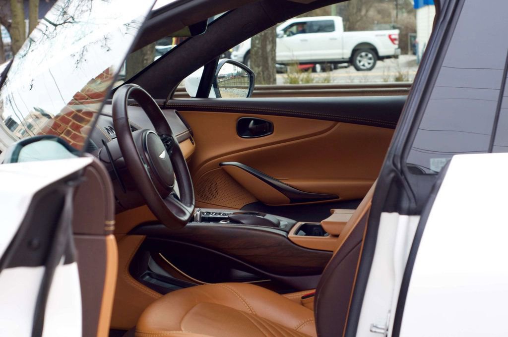 Used 2022 Aston Martin DBX image 20