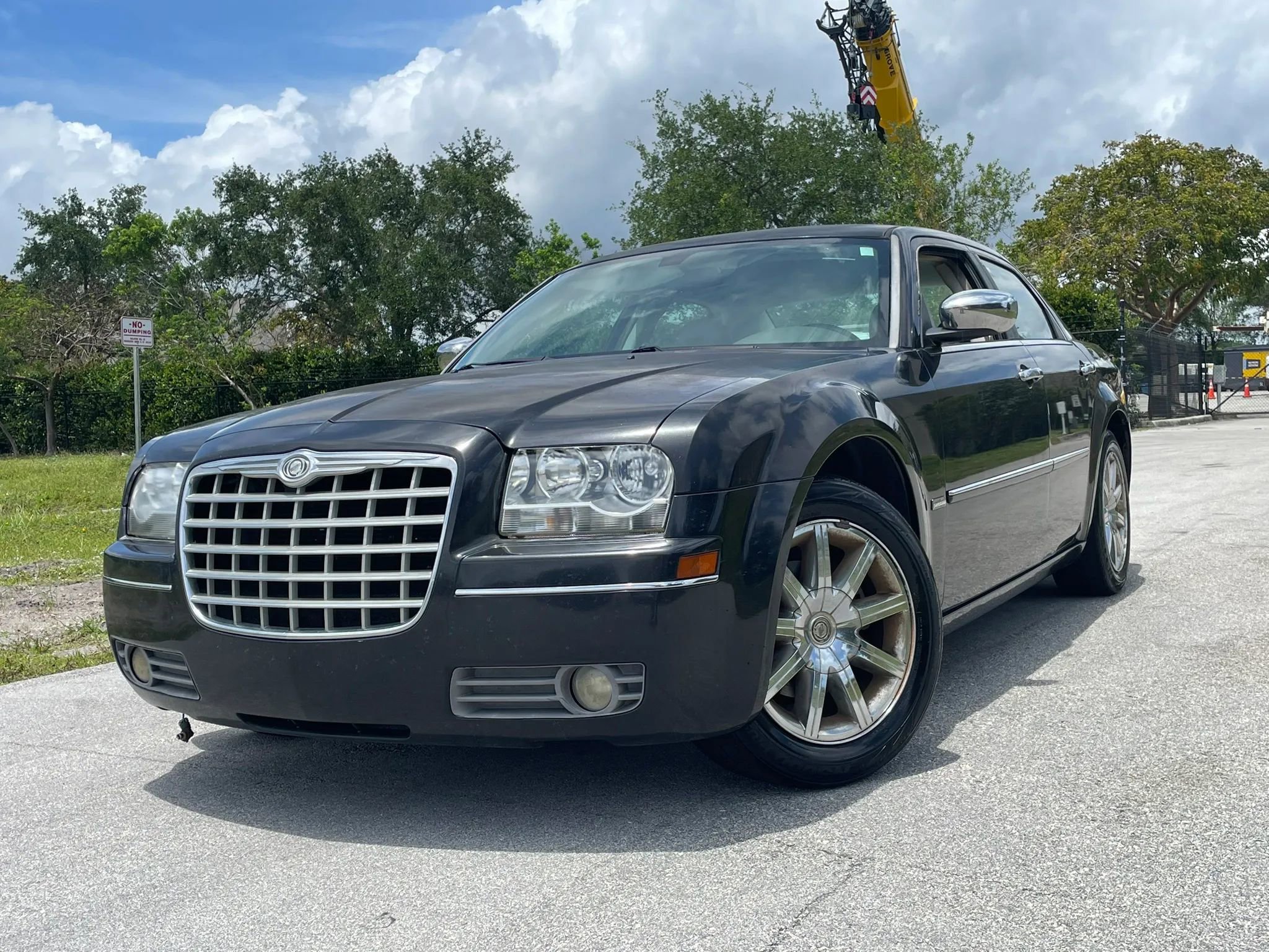 Used 2010 Chrysler 300 Touring RWD video 2