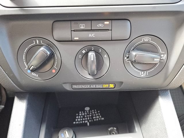 Used 2014 Volkswagen Jetta SE FWD image 19