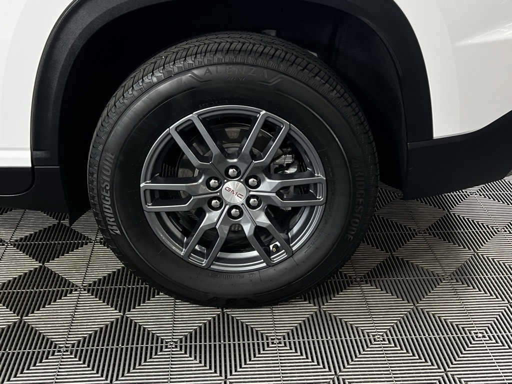 Used 2025 GMC Acadia Elevation image 13