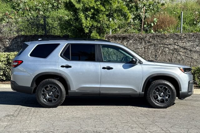 New 2026 Honda Pilot TrailSport image 3