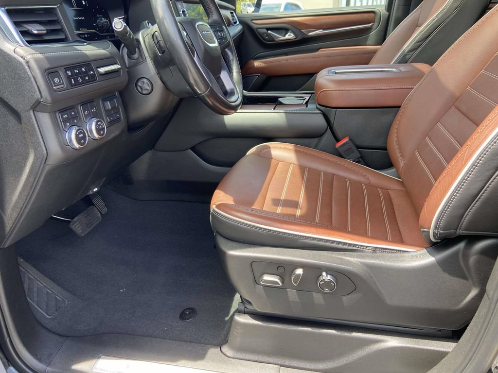 Used 2023 GMC Yukon XL Denali Ultimate AWD/4WD image 22