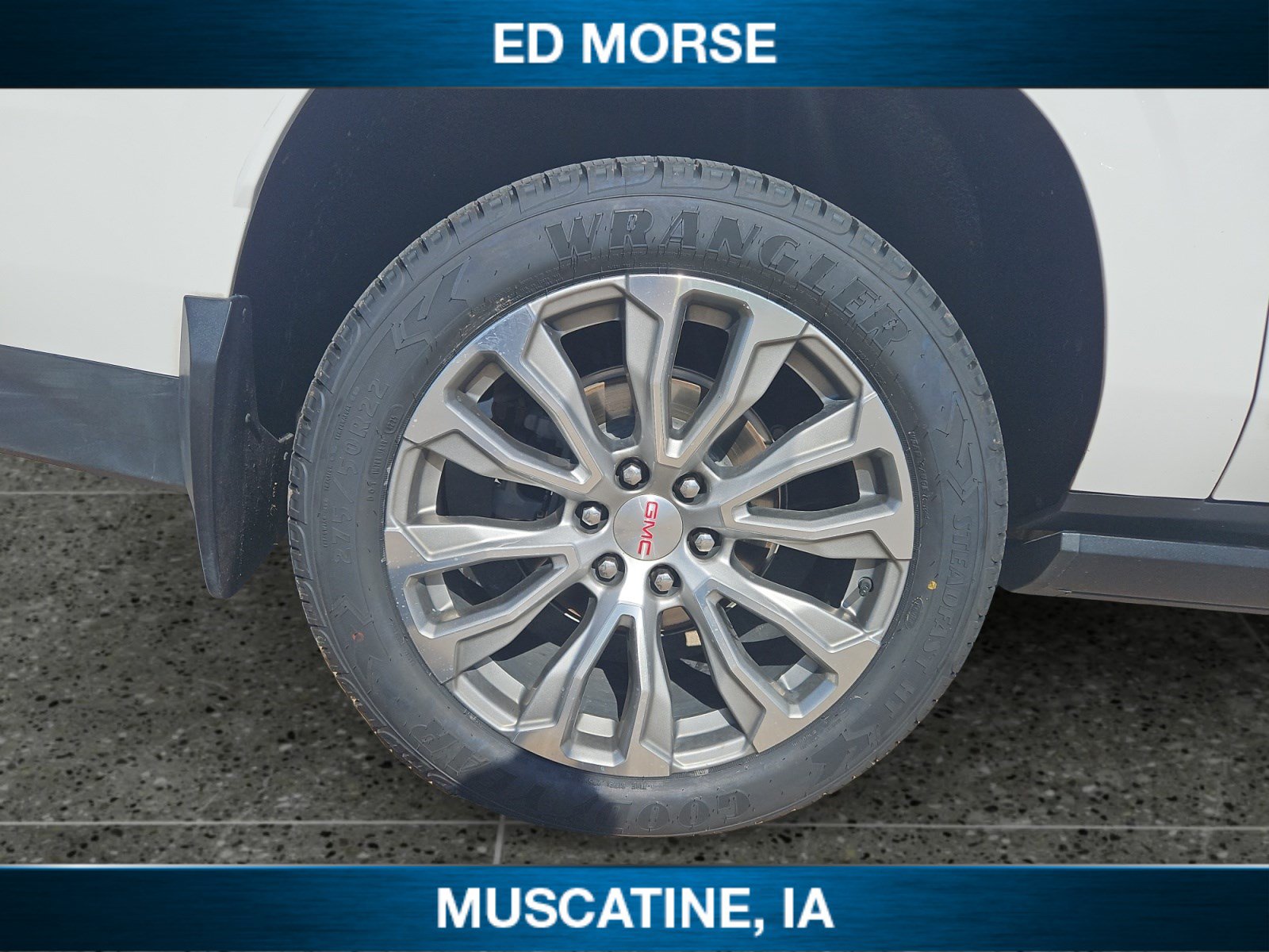 Used 2023 GMC Yukon XL Denali AWD/4WD image 11