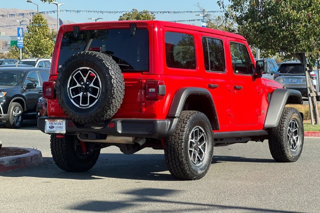 Used 2025 Jeep Wrangler Unlimited Rubicon AWD/4WD image 4