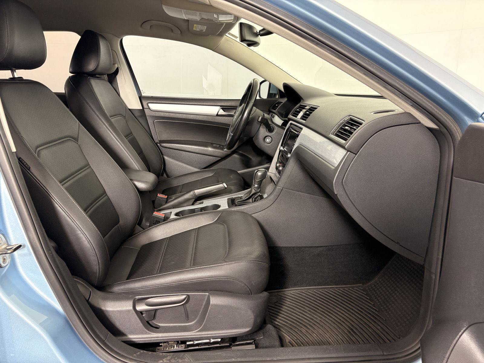 Used 2013 Volkswagen Passat 2.5 SE FWD image 22