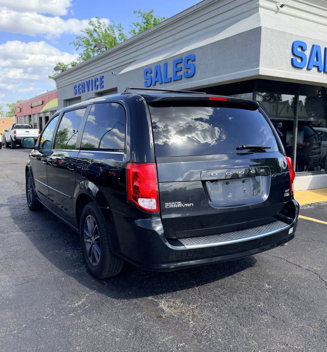 Used 2017 Dodge Grand Caravan SXT FWD image 6