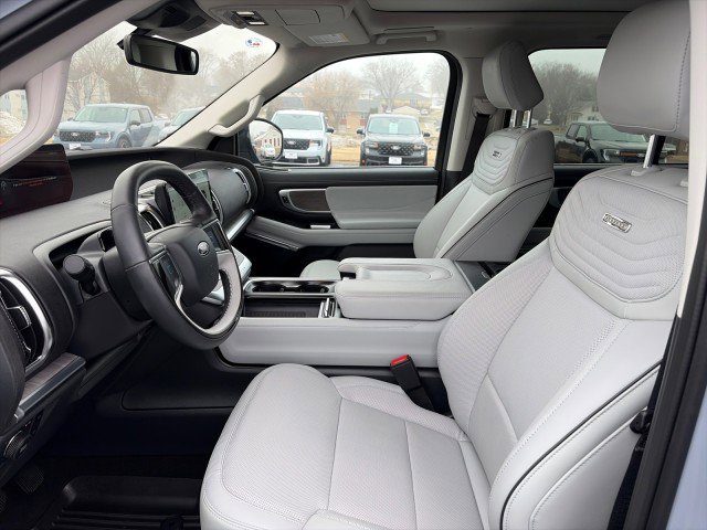Used 2025 Ford Expedition Platinum w/ Platinum Ultimate Package AWD/4WD image 9