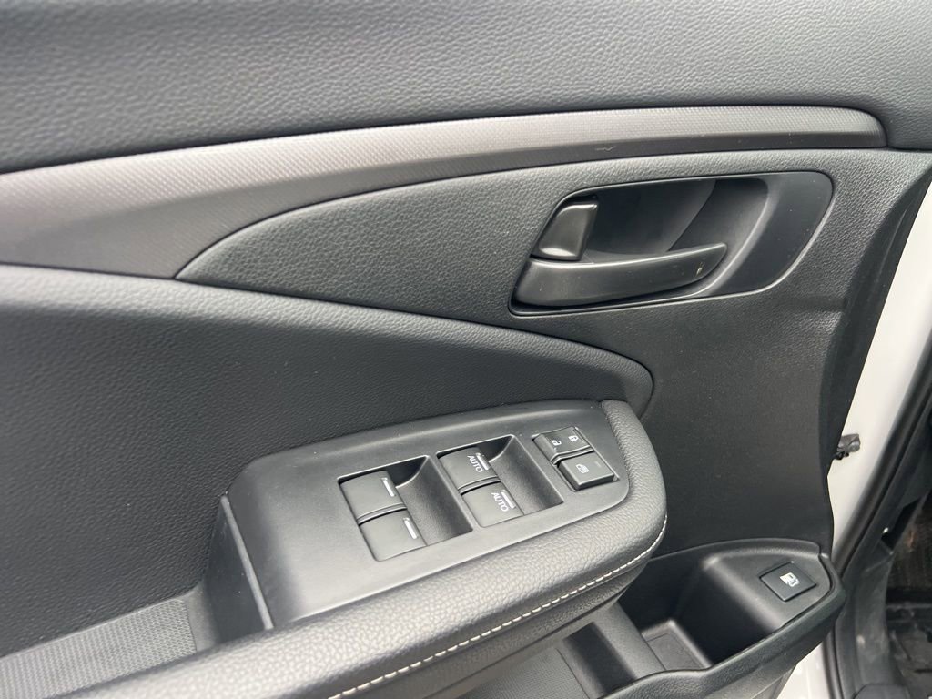 Certified 2025 Honda Ridgeline Sport image 21